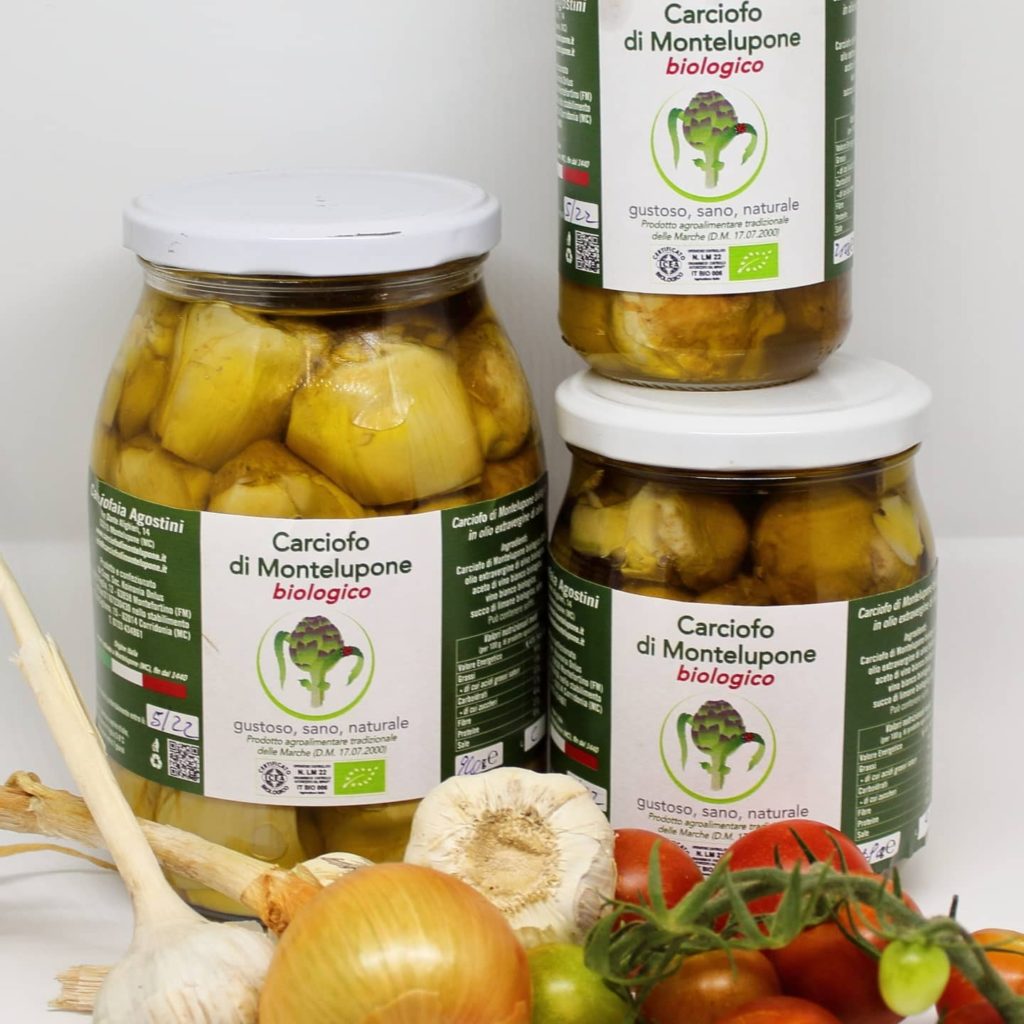 Immagini di barattoli di carciofi bio sott'olio